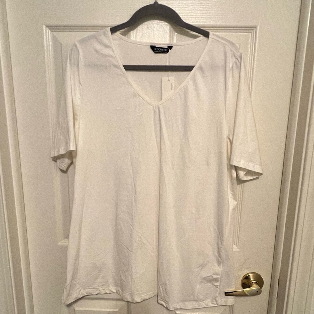 BloomChic Classic White V neck tee